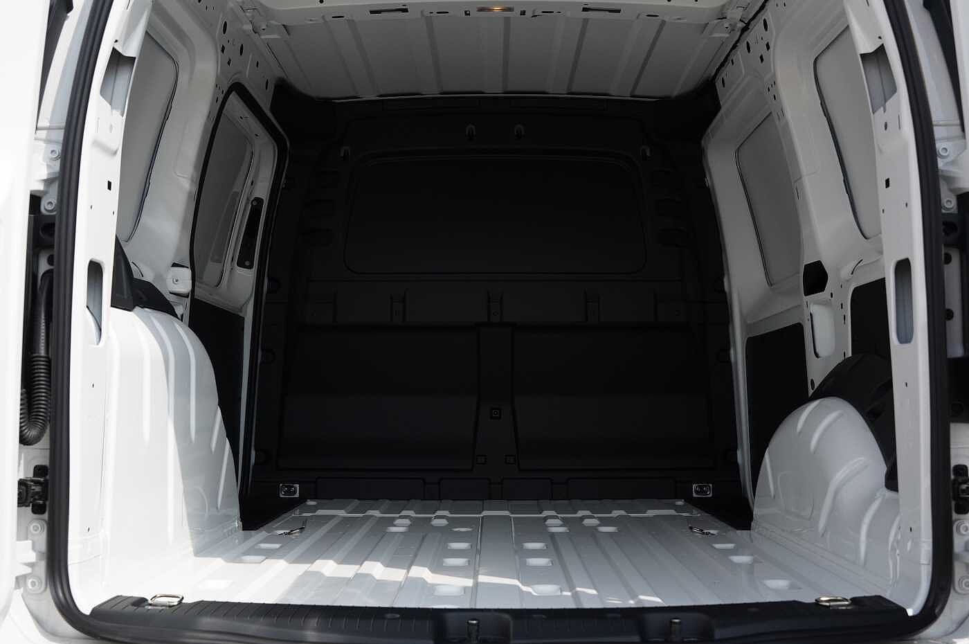 Volkswagen CADDY Commerce Pro C20 TDI 102PS Van Tech Pack 2.0 6 SPEED