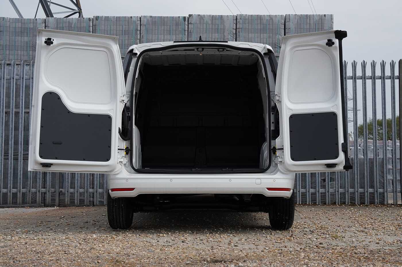 Volkswagen CADDY Commerce Pro C20 TDI 102PS Van Tech Pack 2.0 6 SPEED