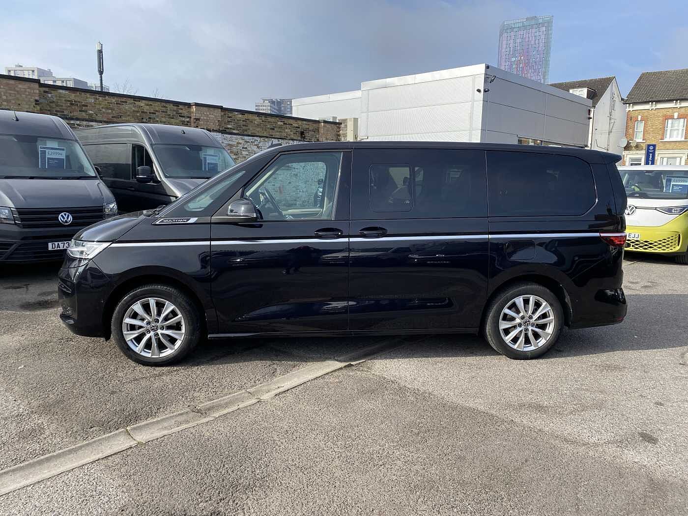 Volkswagen Multivan LWB Style 2.0 TDI 150PS DSG 7 Seat LWB