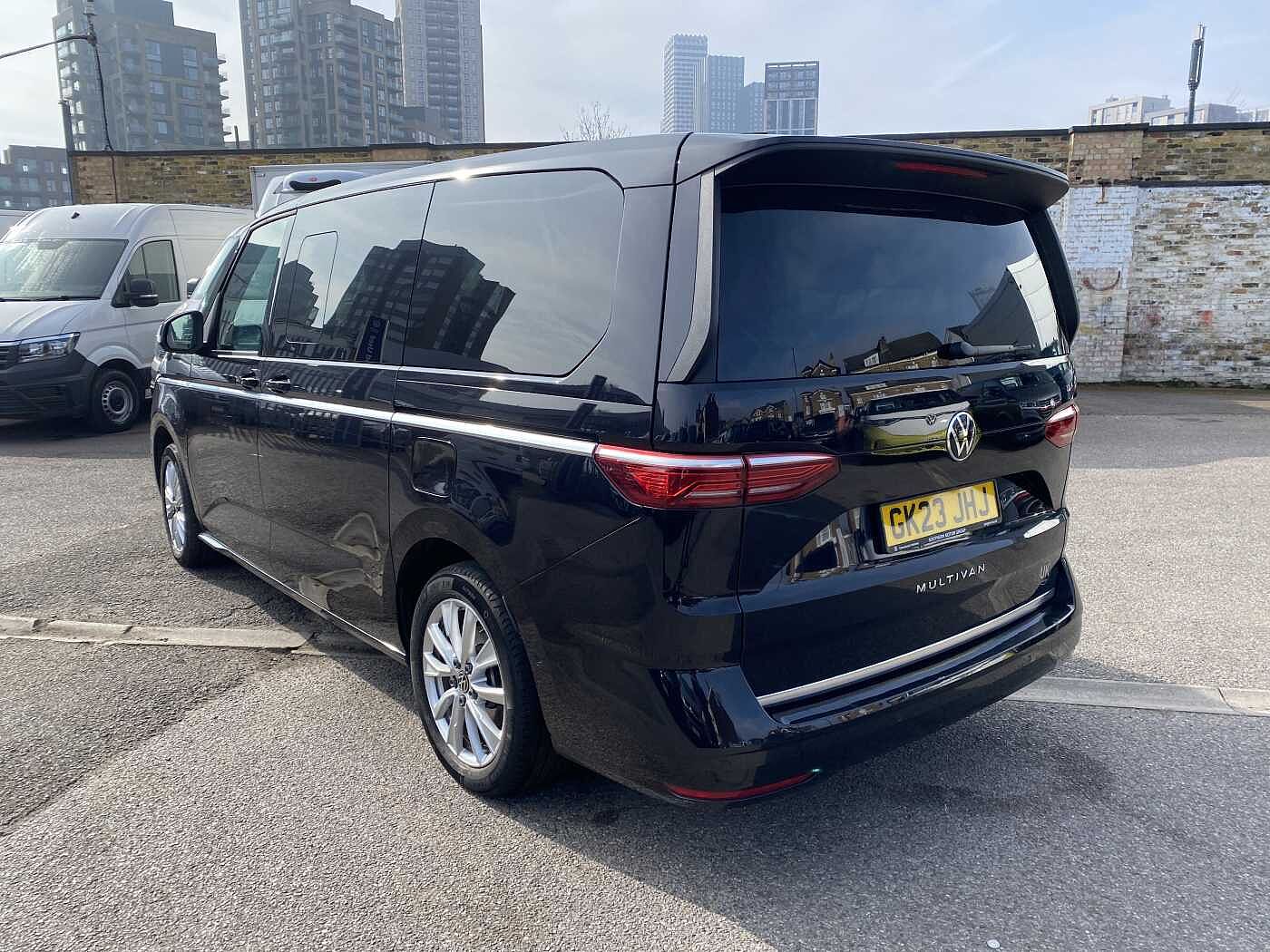Volkswagen Multivan LWB Style 2.0 TDI 150PS DSG 7 Seat LWB