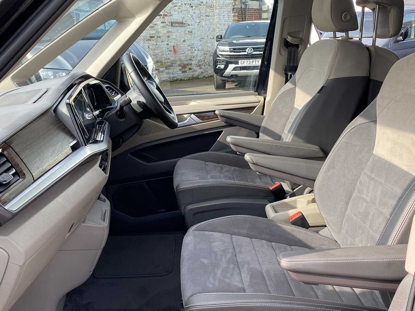 Volkswagen Multivan LWB Style 2.0 TDI 150PS DSG 7 Seat LWB