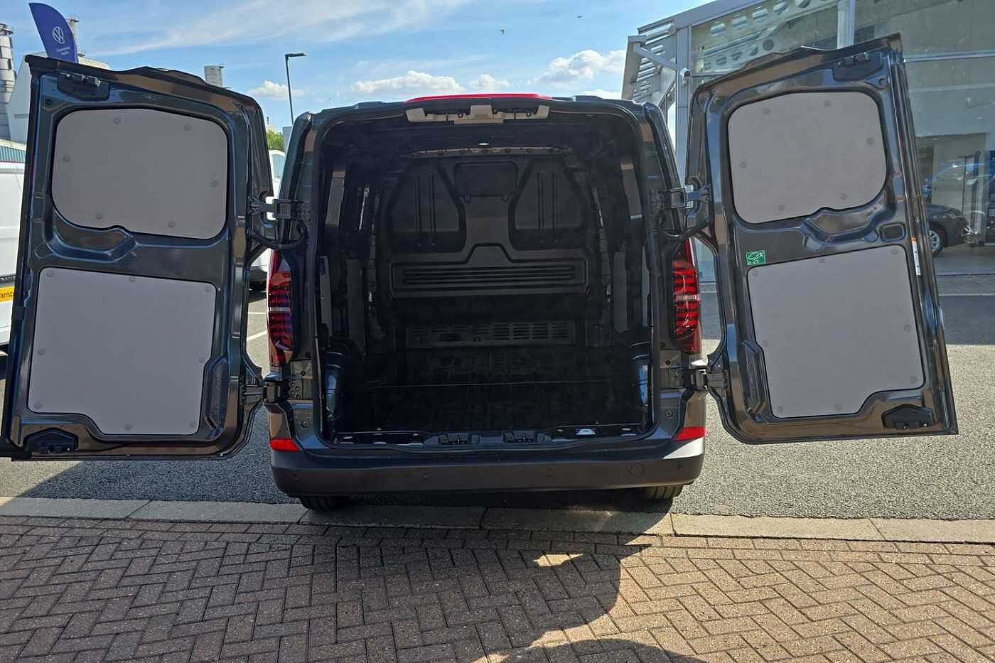 Volkswagen Transporter 2.0 TDI T28 Commerce Plus Panel Van 5dr Diesel Manual FWD SWB Euro 6 (s/s) (110