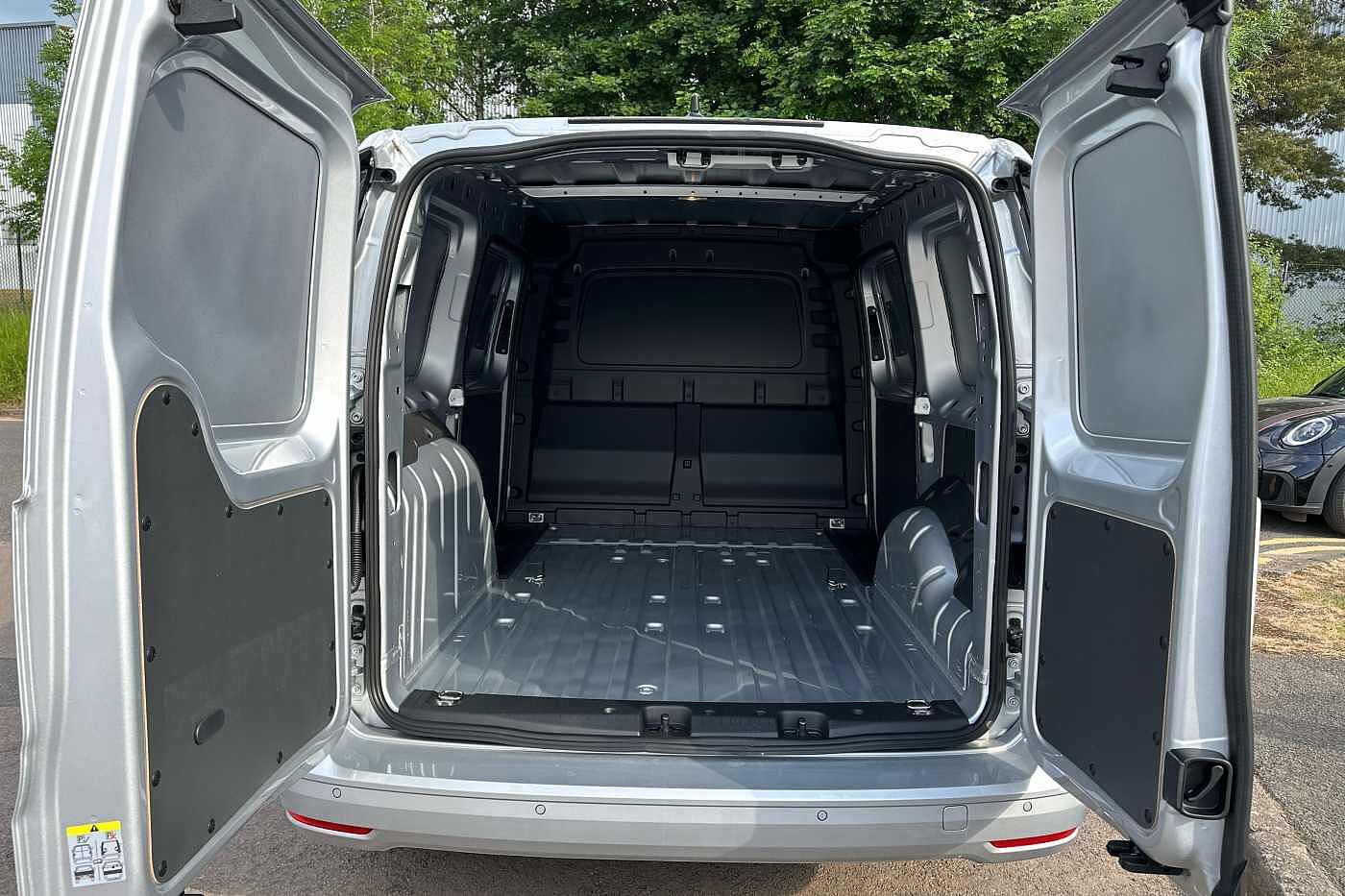 Volkswagen Caddy Cargo Maxi C20 Diesel 2.0 TDI 102PS Commerce Plus Van