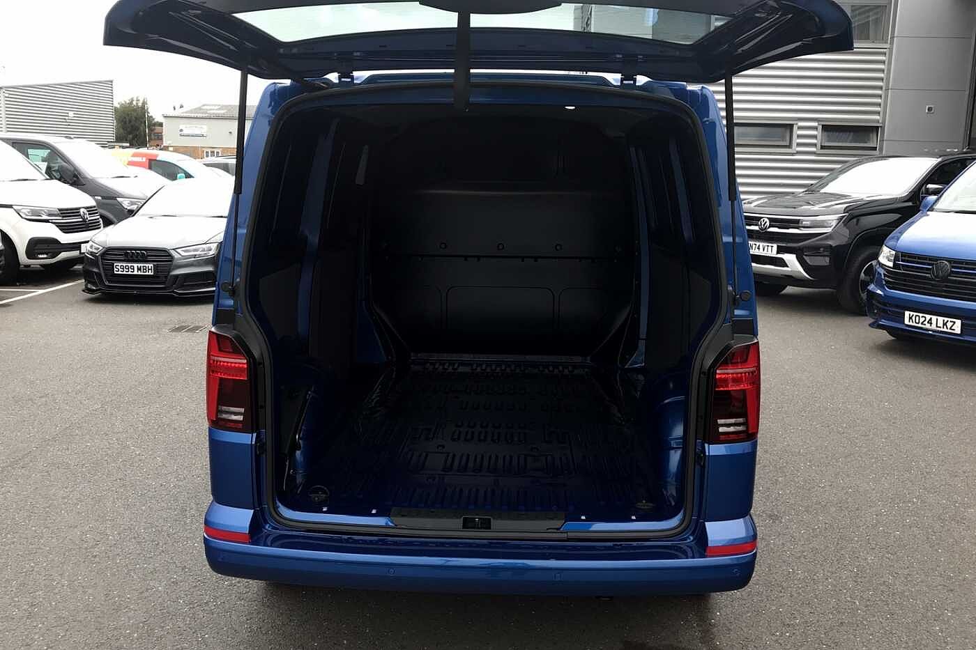Volkswagen Transporter Highline SWB 110 PS 2.0 TDI 5sp Manual