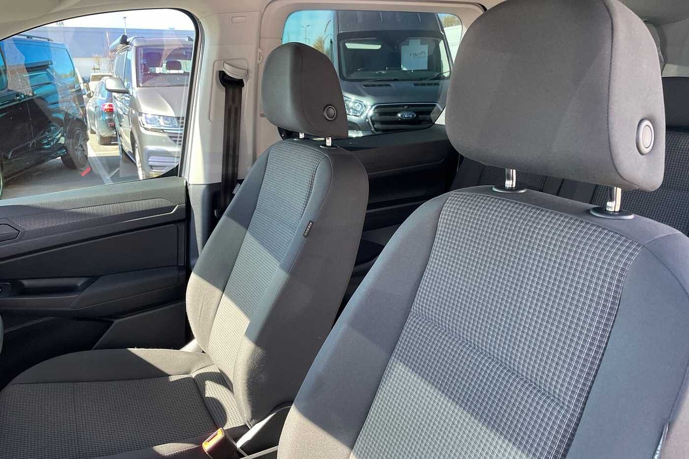 Volkswagen Caddy California Maxi 102 PS 2.0 TDI 6sp Manual Diesel*Camper Van*