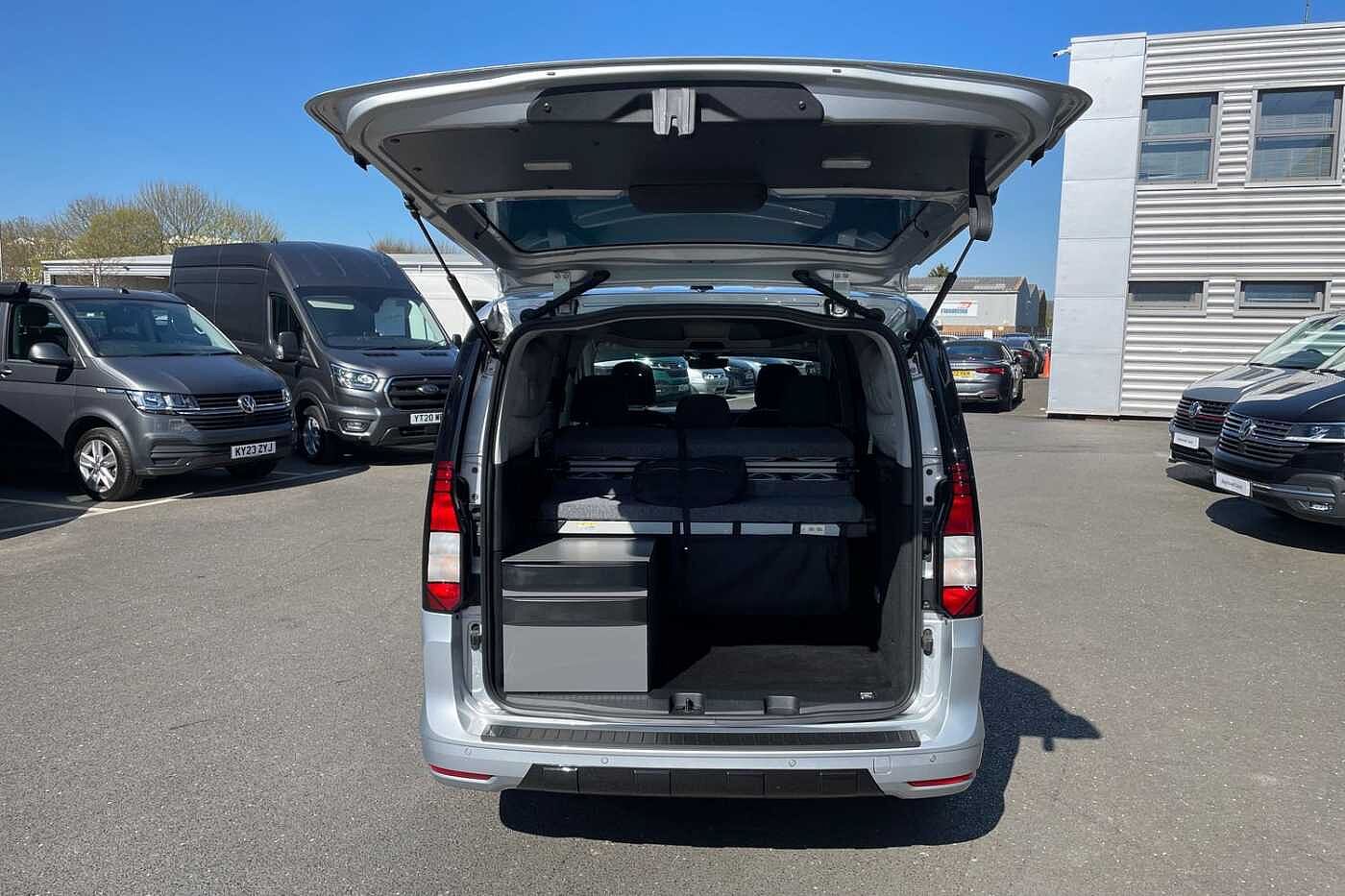 Volkswagen Caddy California Maxi 102 PS 2.0 TDI 6sp Manual Diesel*Camper Van*