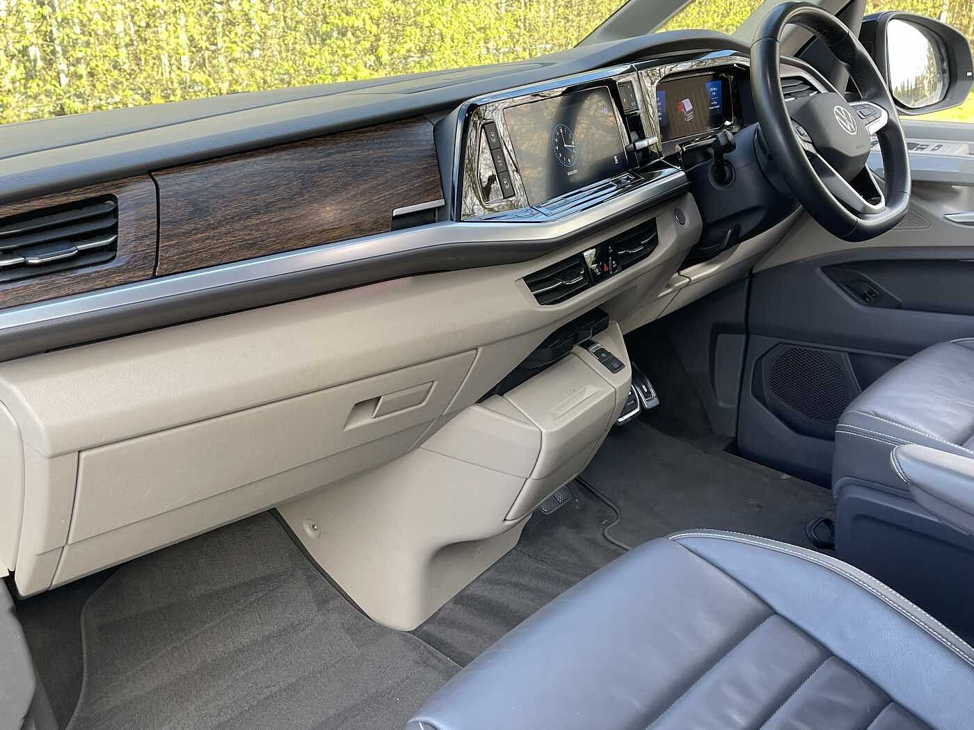 Volkswagen Multivan Style 1.4 TSI eHybrid 218PS DSG 7 Seat
