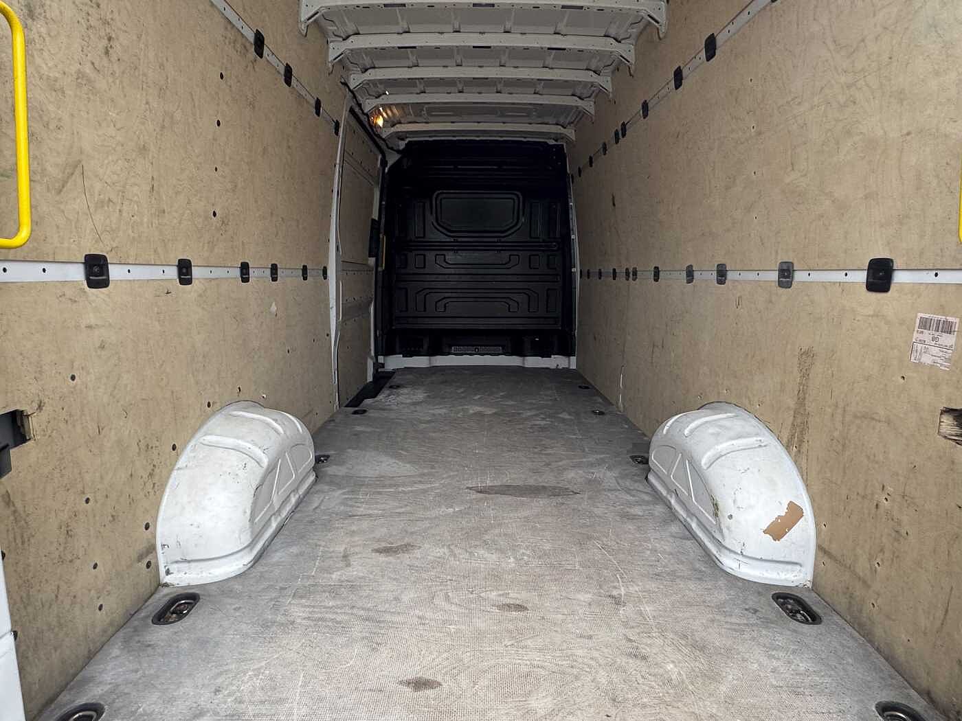 Volkswagen CRAFTER Trendline CR35 TDI 140PS High Roof Van 2.0 6 SPEED