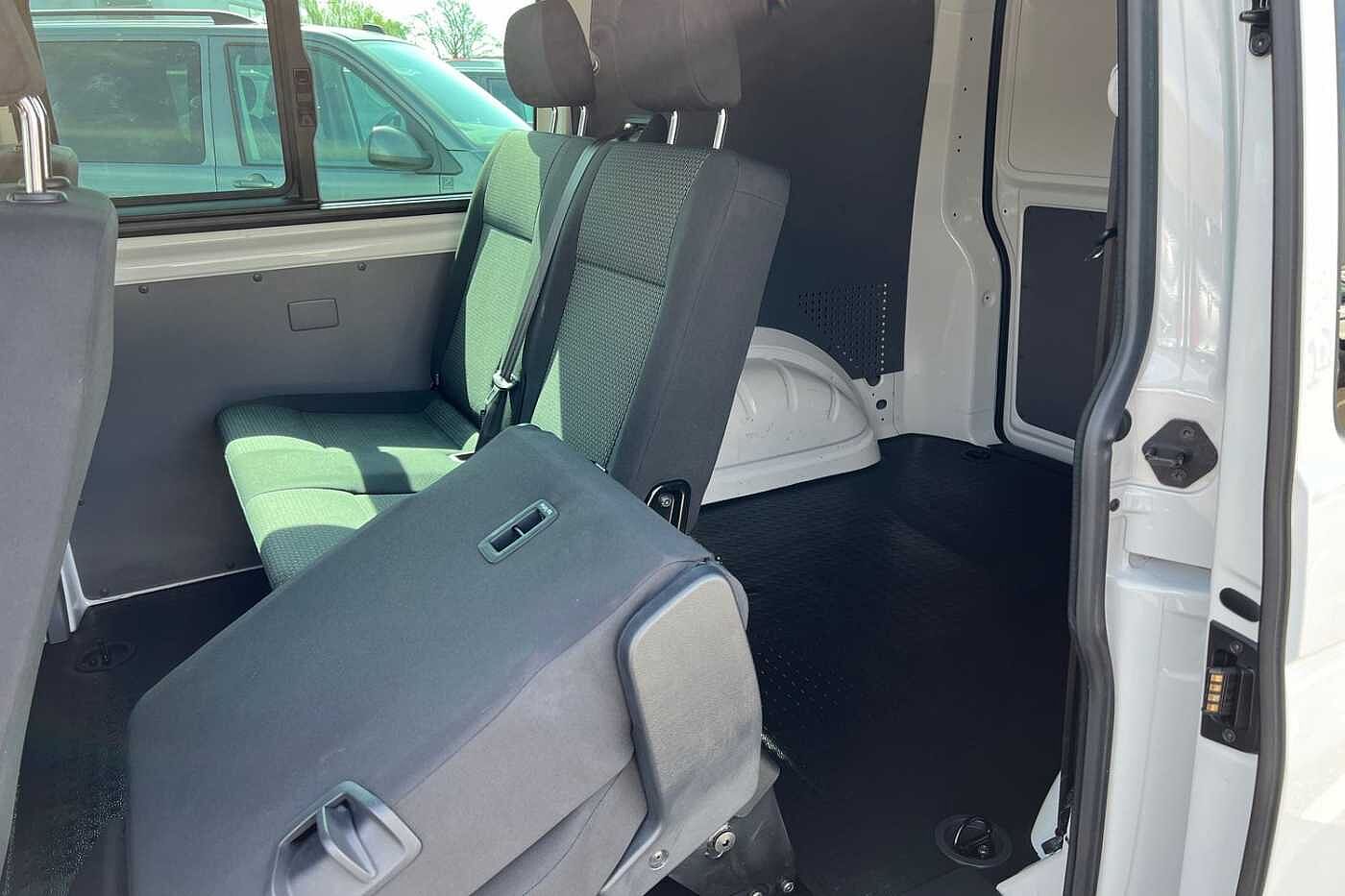Volkswagen Transporter 2.0 TDI T32 Highline Crew Van Double Cab 5dr Diesel DSG FWD SWB Euro 6 (s/s