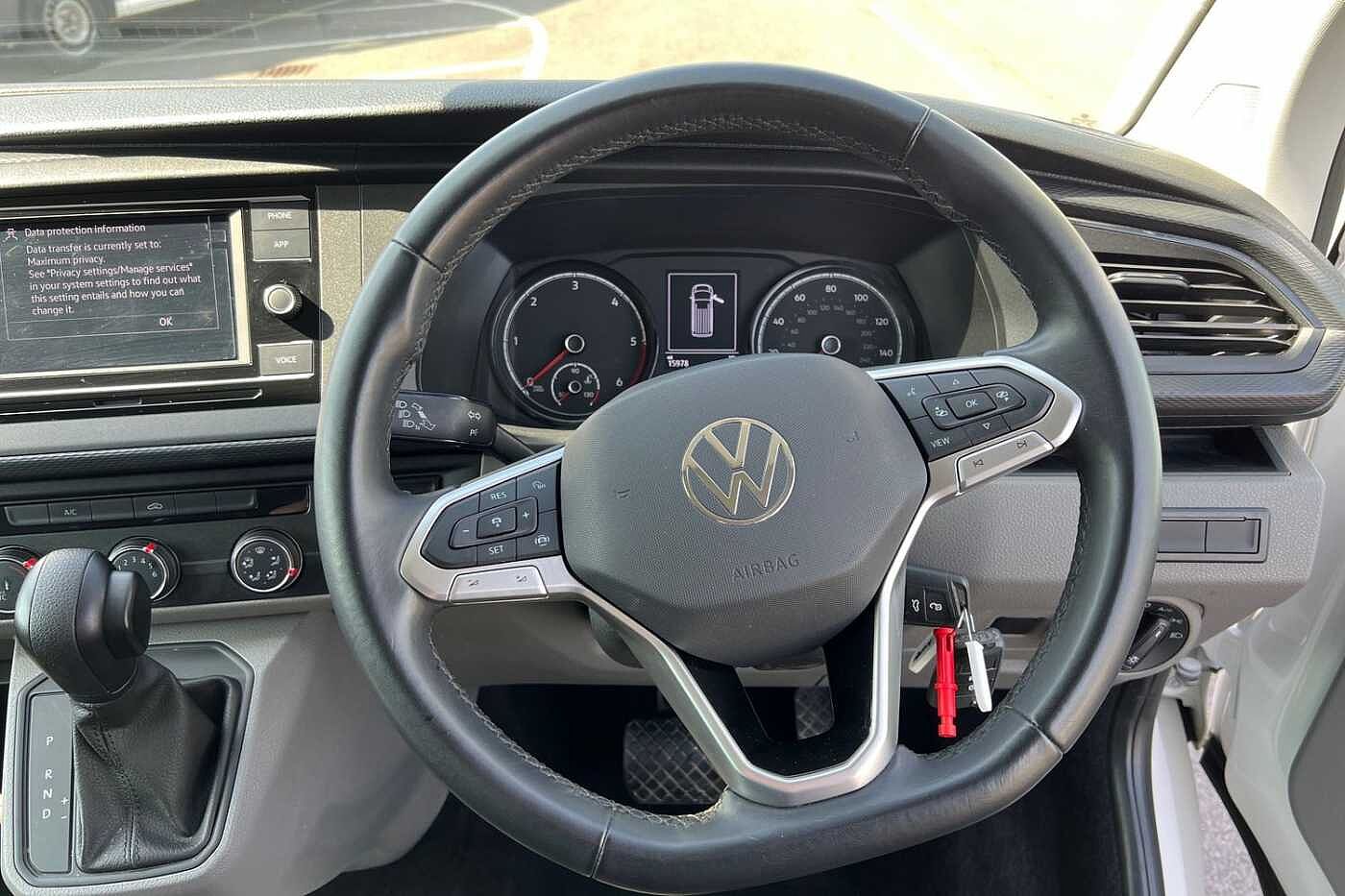 Volkswagen Transporter 2.0 TDI T32 Highline Crew Van Double Cab 5dr Diesel DSG FWD SWB Euro 6 (s/s