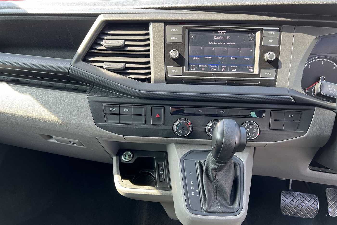 Volkswagen Transporter 2.0 TDI T32 Highline Crew Van Double Cab 5dr Diesel DSG FWD SWB Euro 6 (s/s