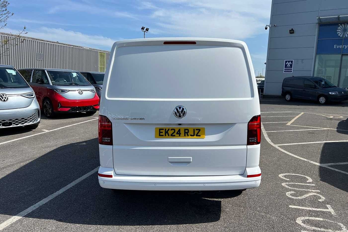Volkswagen Transporter 2.0 TDI T32 Highline Crew Van Double Cab 5dr Diesel DSG FWD SWB Euro 6 (s/s