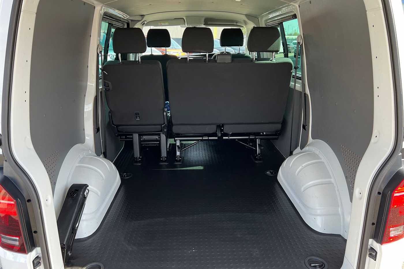 Volkswagen Transporter 2.0 TDI T32 Highline Crew Van Double Cab 5dr Diesel DSG FWD SWB Euro 6 (s/s